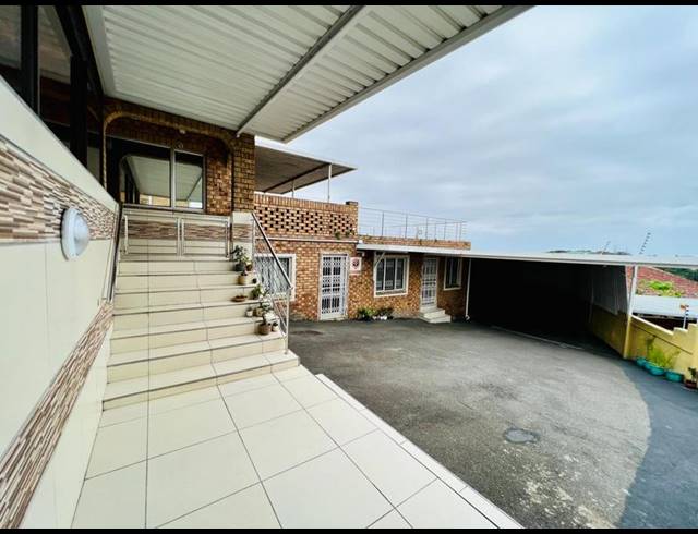 6 BEDROOM HOUSE FOR SALE IN MOORTON